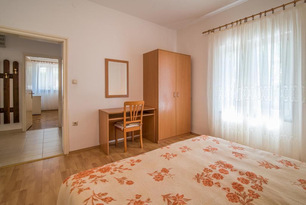 Apartment Ana 1 Malinska Bagian luar foto